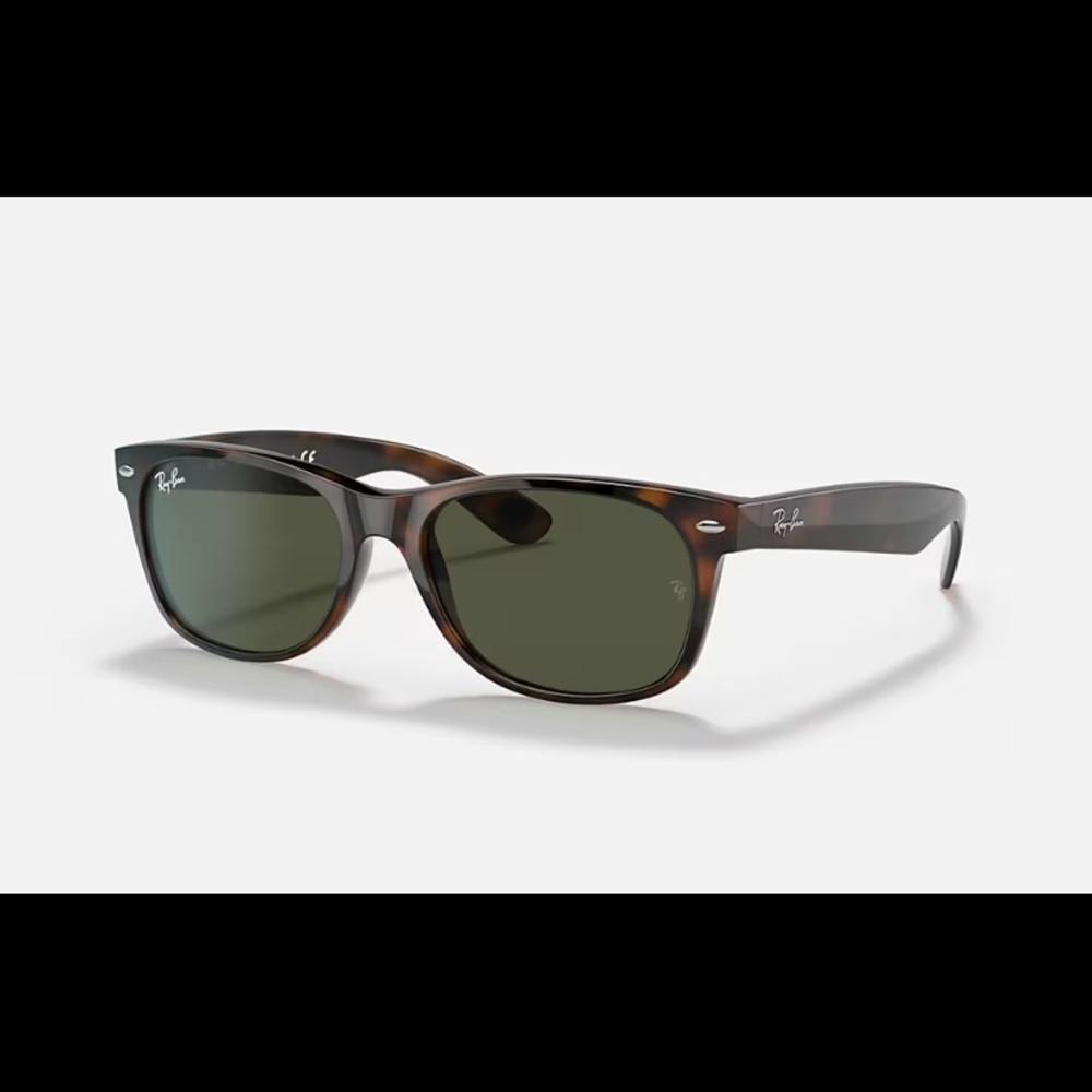 Ray Ban New Wayfarer Classic Sunglasses